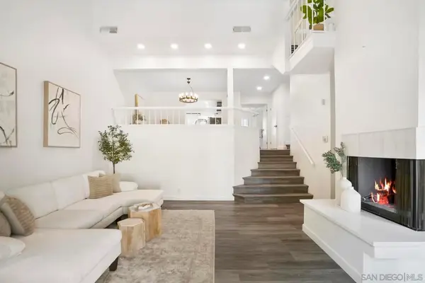 3275 Caminito Eastbluff #203, La Jolla, CA 92037