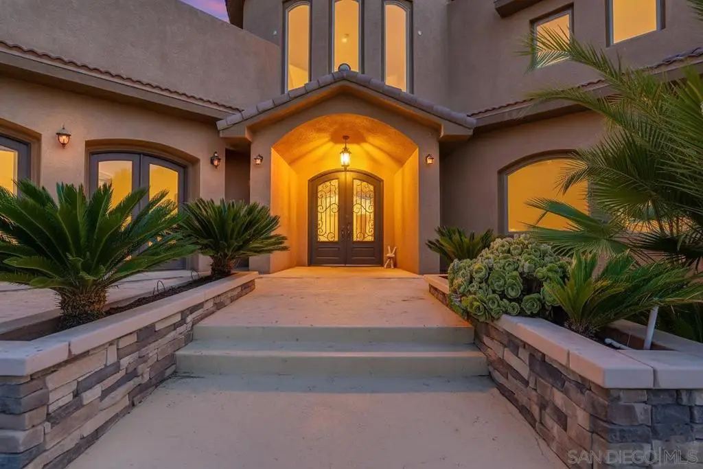 3034 Mountain View Dr, Escondido, CA 92027 - #1