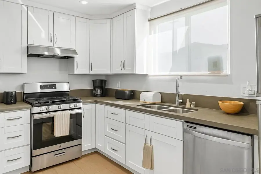 8066 Teesdale Ave, North Hollywood, CA 91605 - Image #2