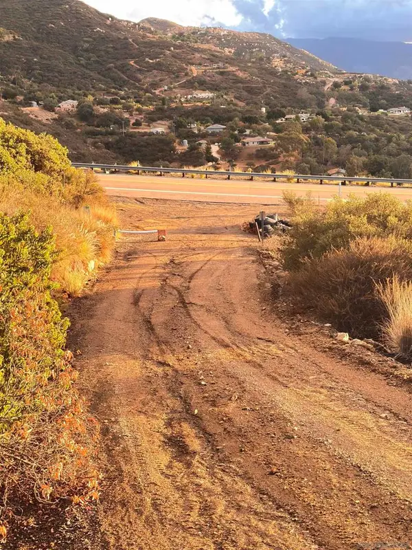 15114 Skyline Truck Trl., Jamul, CA 91935