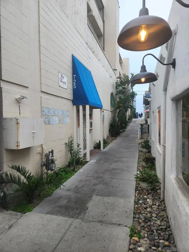 725 Redondo Ct #22, San Diego, CA 92109 - Image #2