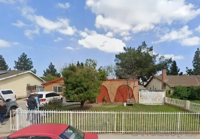 555 N Chestnut Ave, Rialto, CA 92376 - #1