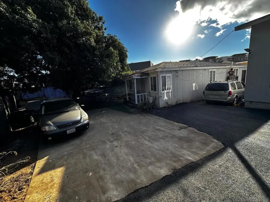 1721 29 Commercial St, San Diego, CA 92113 - Image #2