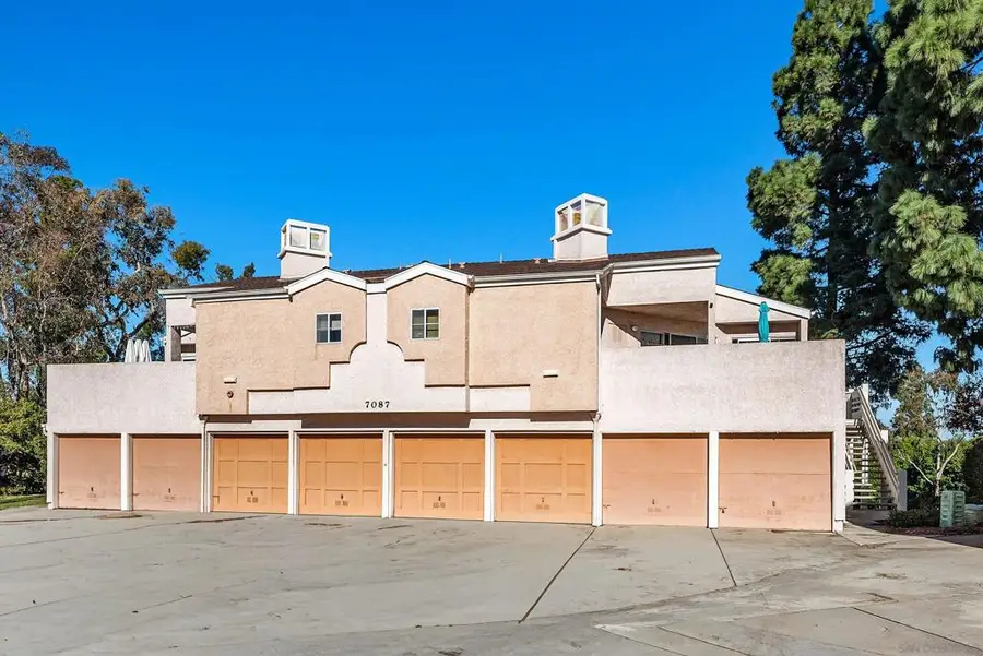 7087 Camino Revueltos #302 #302, San Diego, CA 92111 - Image #2