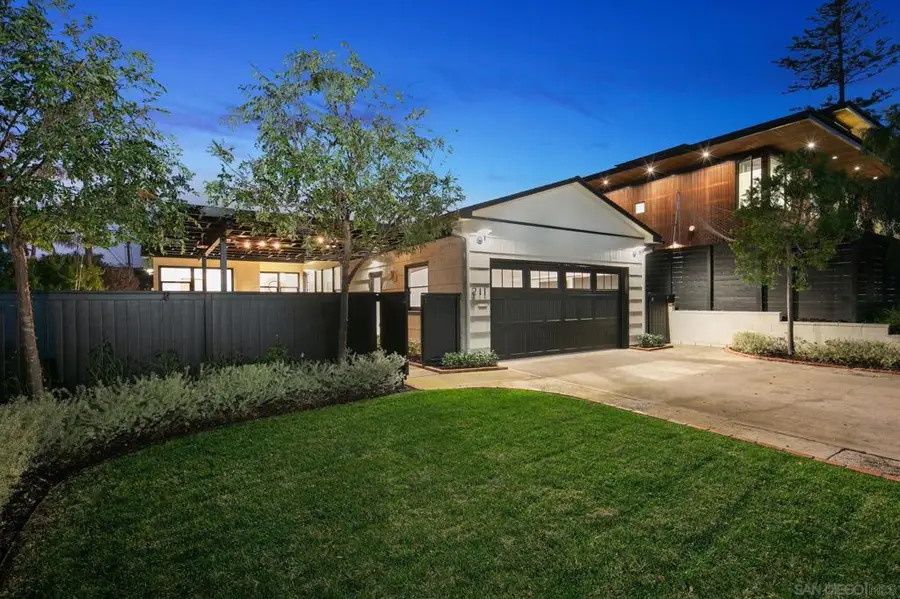 211 Ocean St, Solana Beach, CA 92075 - Image #2