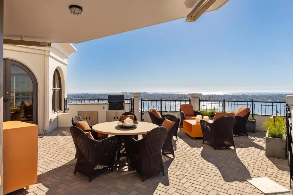 700 W Harbor Dr #2202, San Diego, CA 92101 - Image #1