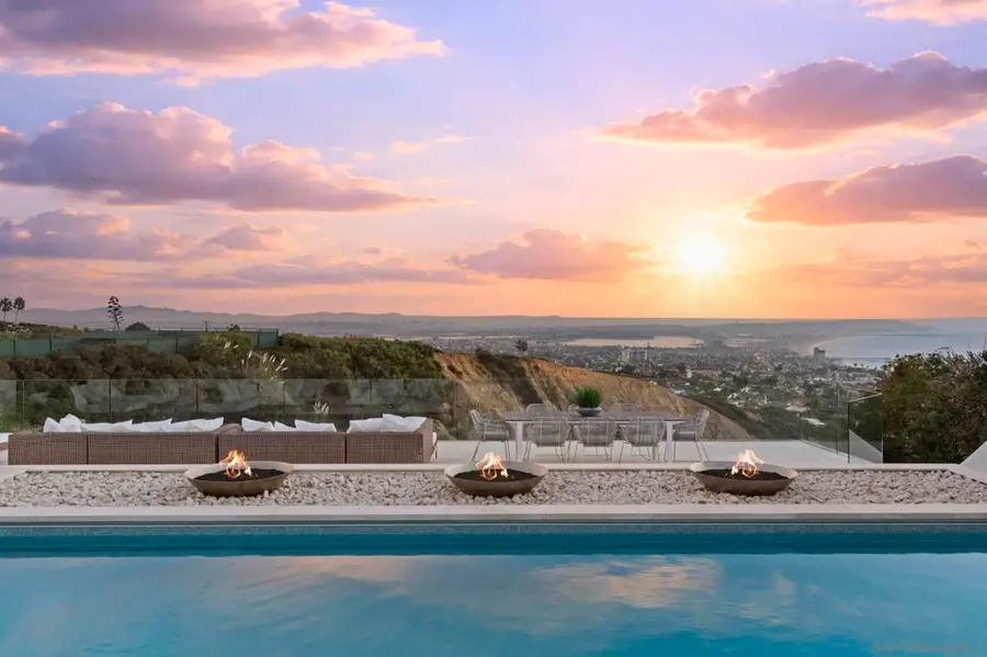 5811 Box Canyon Rd, La Jolla, CA 92037 - Image #2