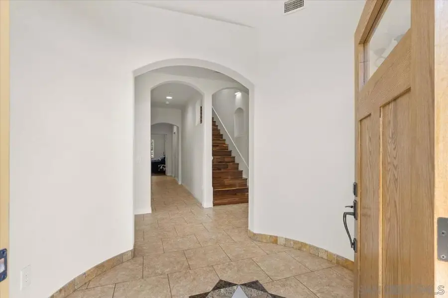 2342 Carioca Pl, Vista, CA 92084 - #2