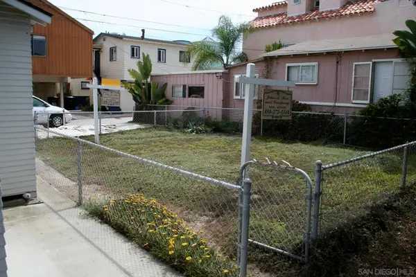 821 Portsmouth Ct, San Diego, CA 92109