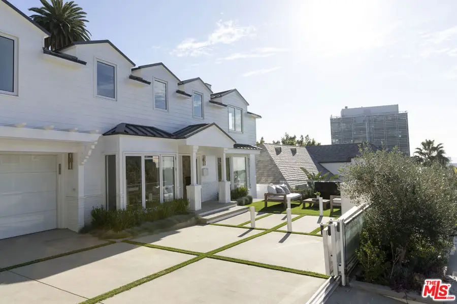 1330 Londonderry Place, Los Angeles, CA 90069 - Image #3