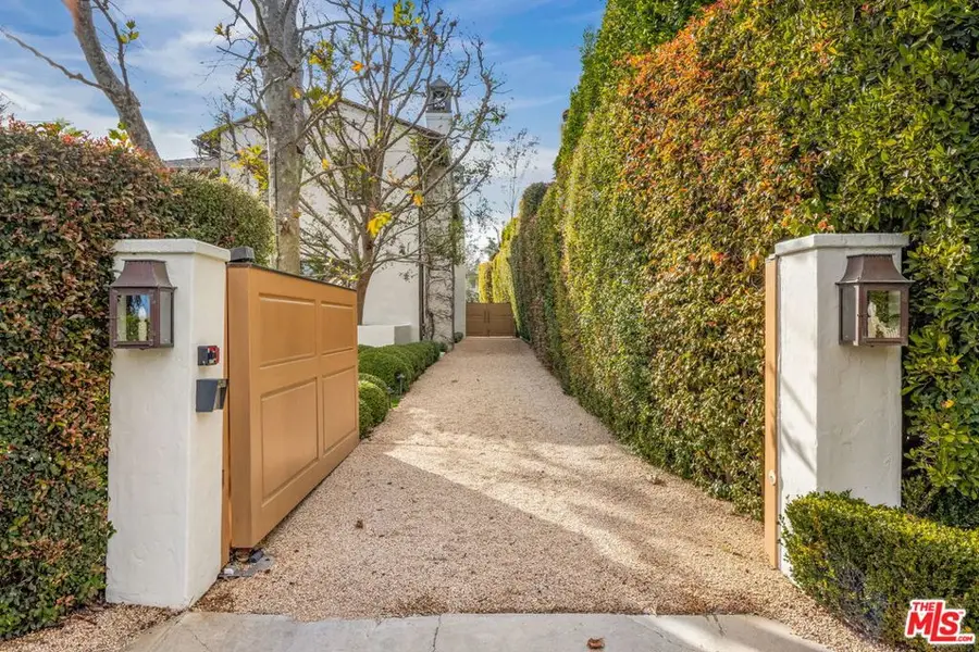 131 S Carmelina Avenue, Los Angeles, CA 90049 - Image #2