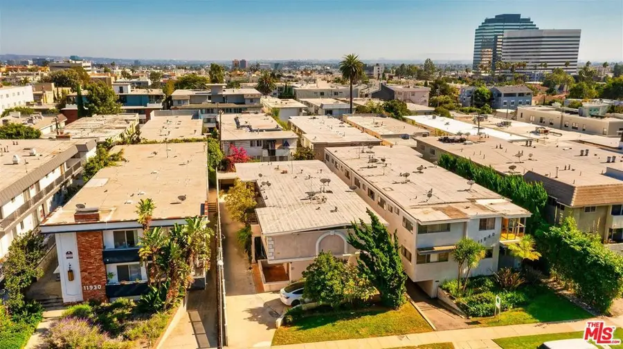 11938 Dorothy Street, Los Angeles, CA 90049 - Image #3