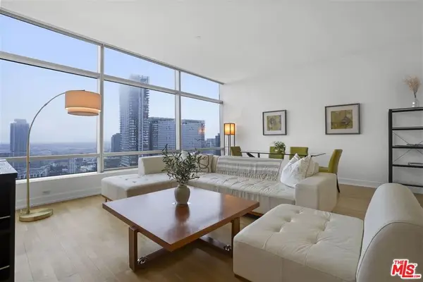 900 W Olympic Boulevard #39E, Los Angeles, CA 90015