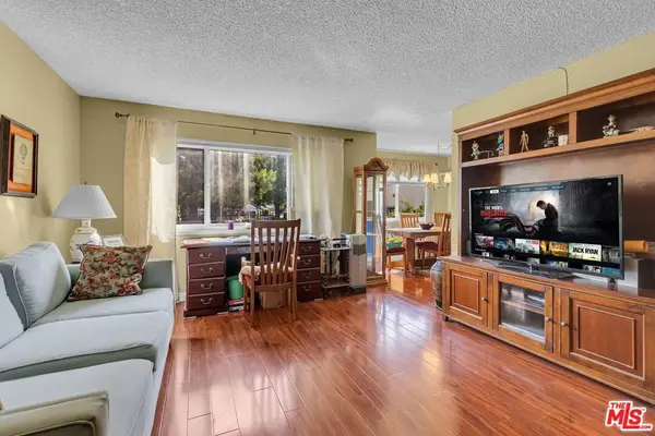 11813 Runnymede #17, North Hollywood, CA 91605