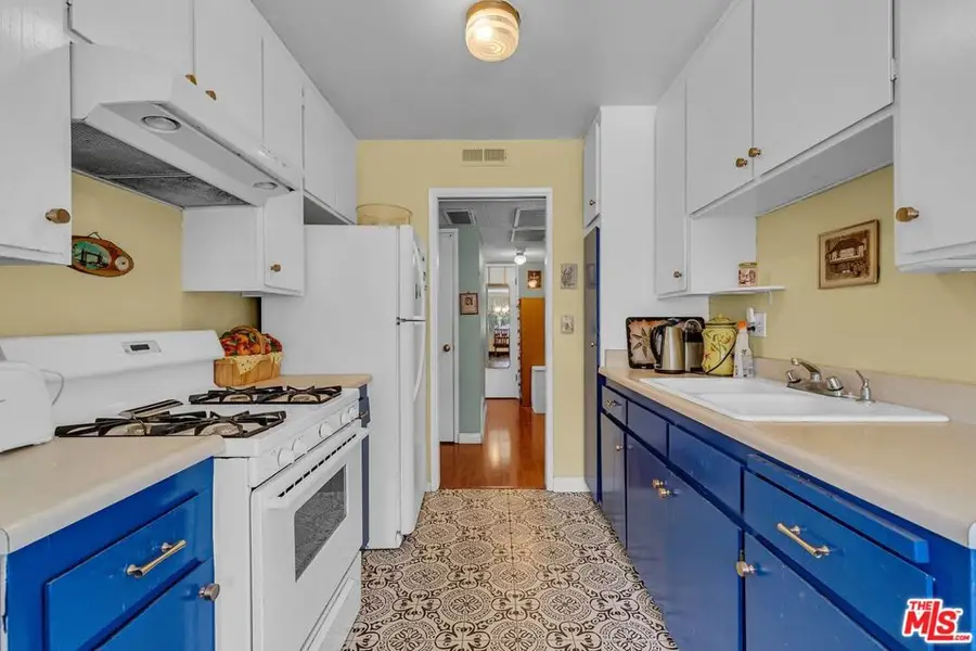 11813 Runnymede #17, North Hollywood, CA 91605 - #2