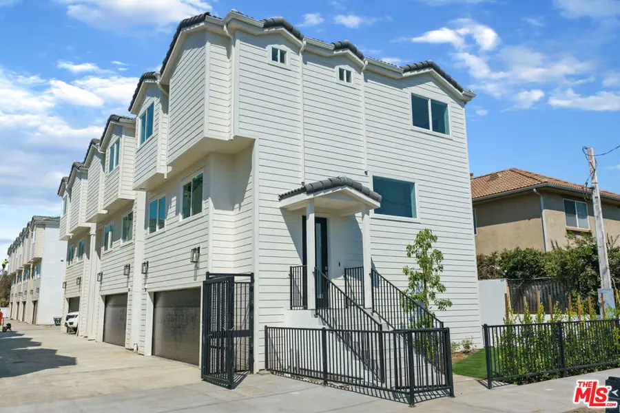 14651 W Sara Lane, Panorama City, CA 91402 - #2