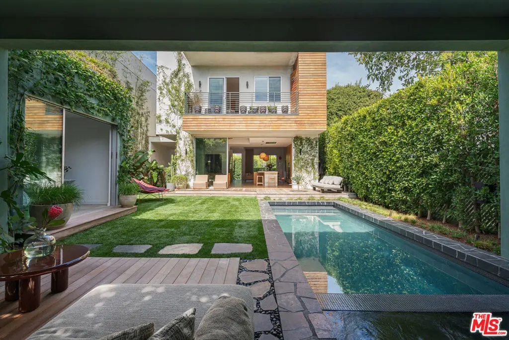 8756 Ashcroft Avenue, West Hollywood, CA 90048 - Image #1