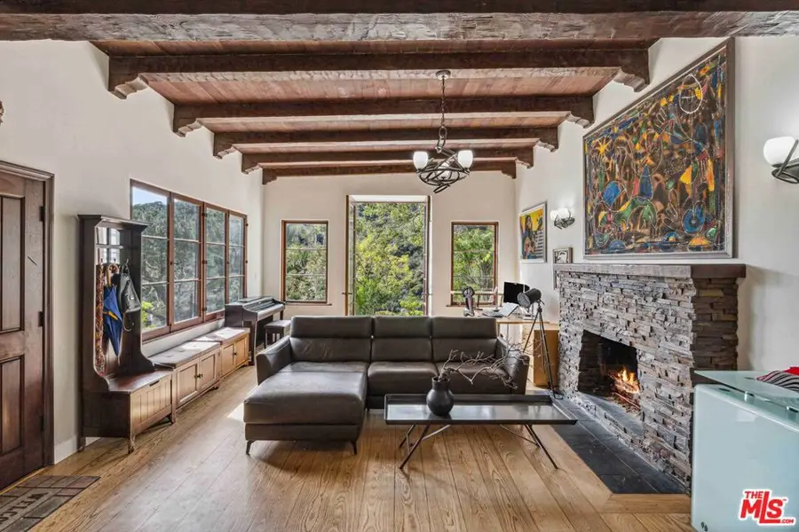 10037 Reevesbury Drive, Beverly Hills, CA 90210 - Image #2