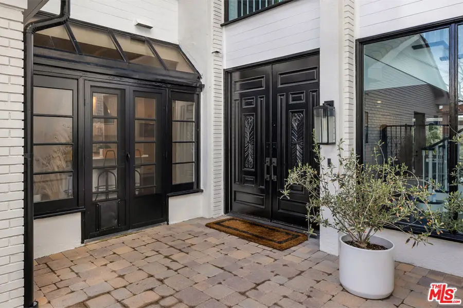 2241 Canyonback Road, Los Angeles, CA 90049 - Image #3