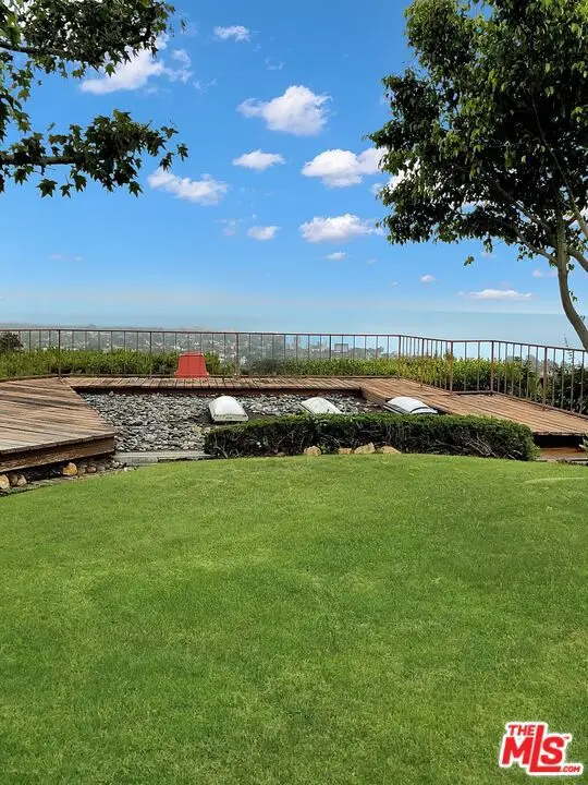 816 El Oro Lane, Pacific Palisades, CA 90272