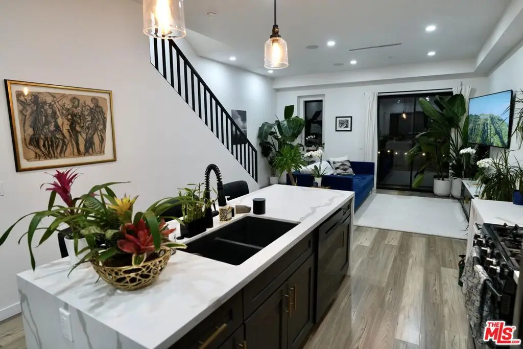 5961 Fountain Avenue, Los Angeles, CA 90028 - Image #1