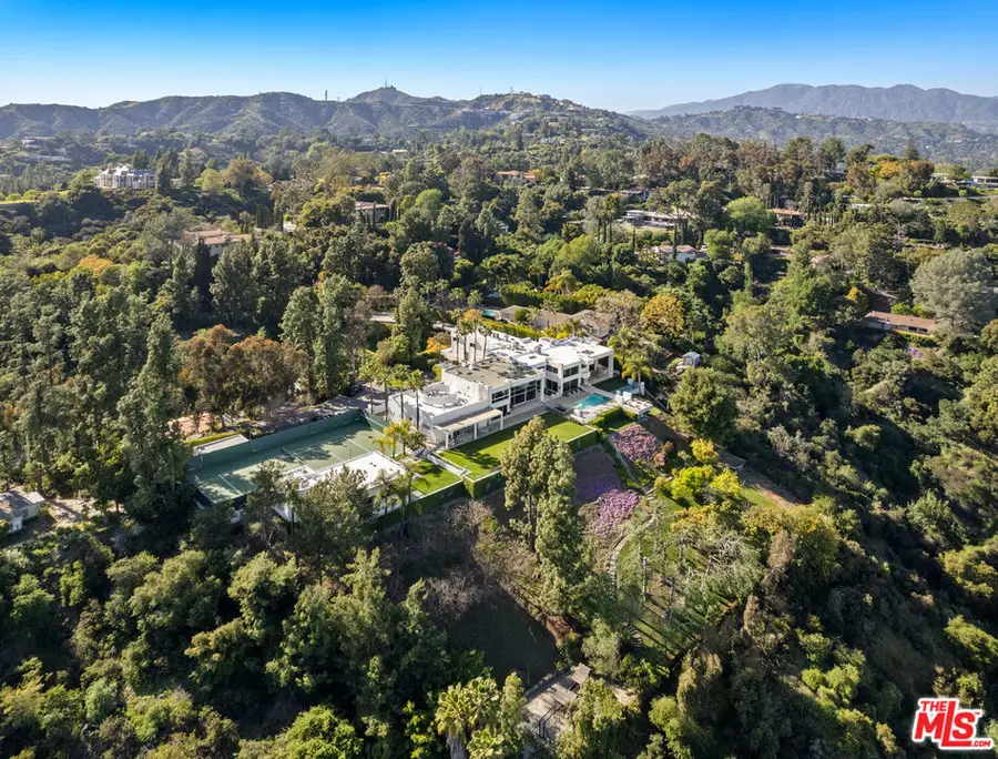 300 N San Rafael Avenue, Pasadena, CA 91105 - Image #2