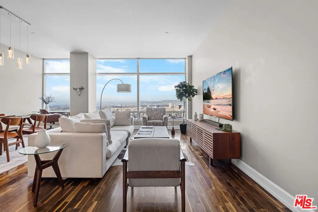 900 W Olympic Boulevard #40D, Los Angeles, CA 90015 - Image #1