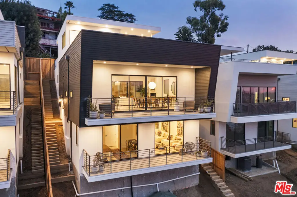 1633 N Bruce Court, Los Angeles, CA 90026 - Image #1