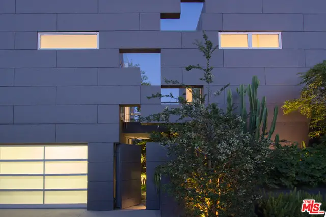 1201 Cabrillo Avenue, Venice, CA 90291 - Image #1