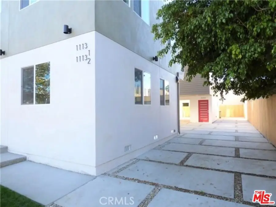 1113 Carmona Avenue, Los Angeles, CA 90019 - Image #3