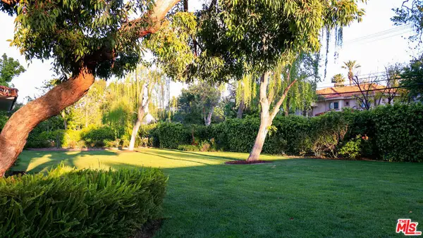 18625 Wells Drive, Tarzana, CA 91356