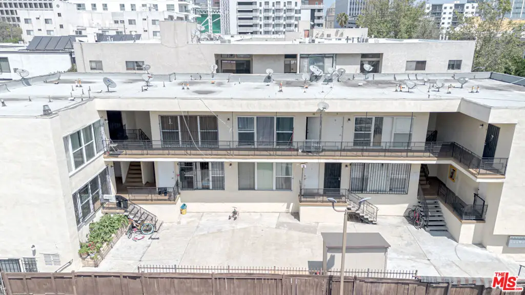 741 S Hobart Boulevard #13, Los Angeles, CA 90005 - Image #1