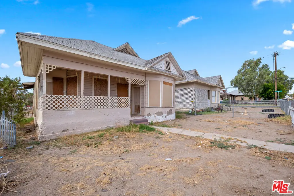 419 Acoma Street, Needles, CA 92363 - Image #1