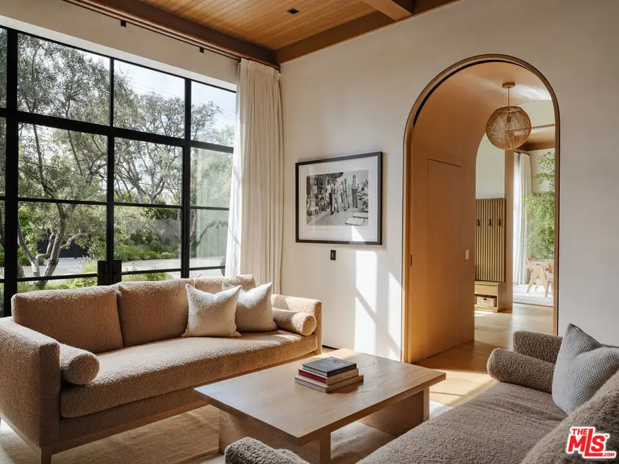 250 S Rockingham Avenue, Los Angeles, CA 90049 - Image #2