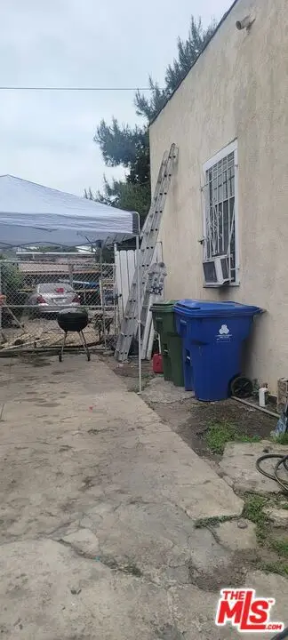 1739 E 57th Street, Los Angeles, CA 90058 - Image #2