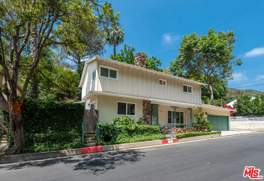 1247 N Bundy Drive, Los Angeles, CA 90049 - Image #2