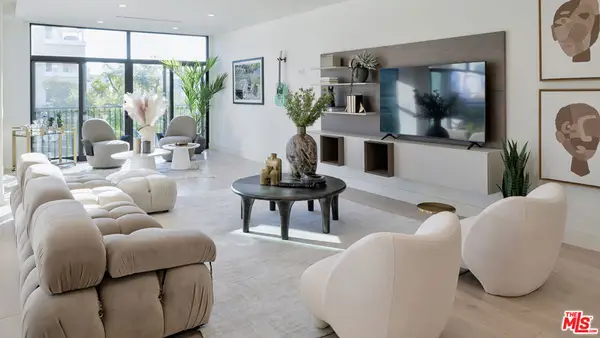 425 N Palm Drive #403, Beverly Hills, CA 90210