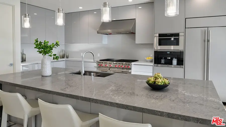 425 N Palm Drive #403, Beverly Hills, CA 90210 - Image #2