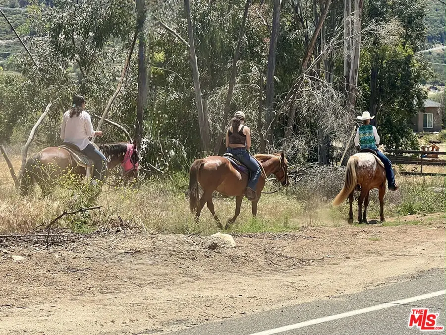 30100 Los Alamos Road, Murrieta, CA 92563 - Image #3