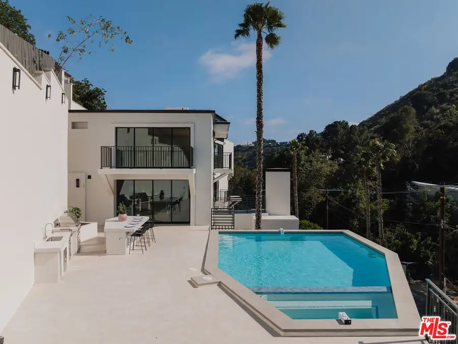 2256 Nichols Canyon Road, Los Angeles, CA 90046 - Image #2
