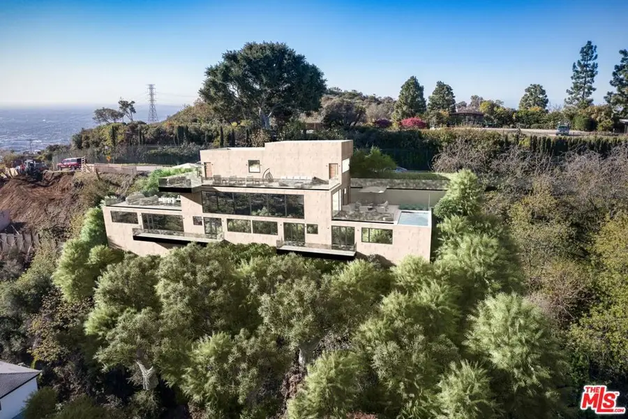 7315 W Pyramid Place, Los Angeles, CA 90046 - Image #2