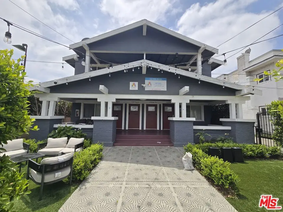 1324 W 30th Street, Los Angeles, CA 90007 - Image #1