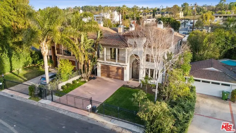 23042 Ostronic Drive, Woodland Hills, CA 91367 - Image #3