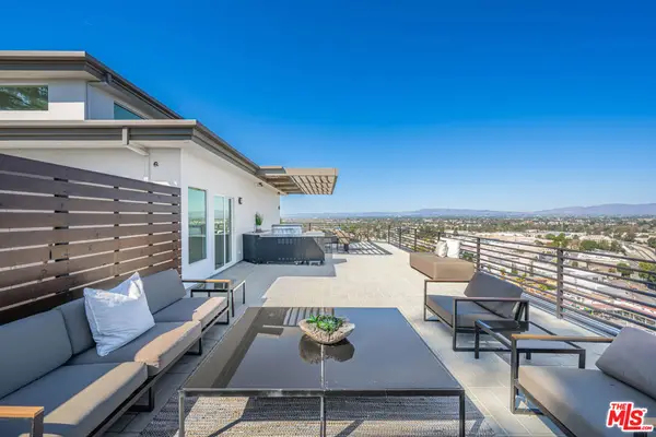 11725 Laurelwood Drive, Studio City, CA 91604