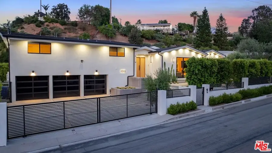 20226 Lorenzana Drive, Woodland Hills, CA 91364 - Image #2