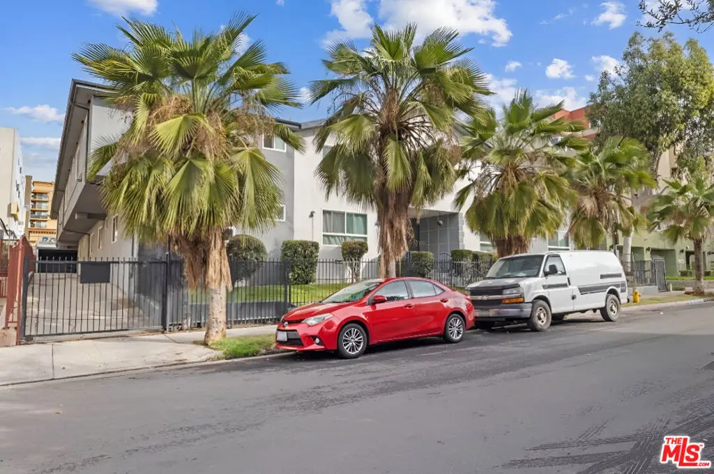 5427 Carlton Way, Los Angeles, CA 90027 - Image #1