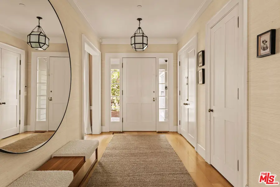 589 Moreno Avenue, Los Angeles, CA 90049 - Image #3