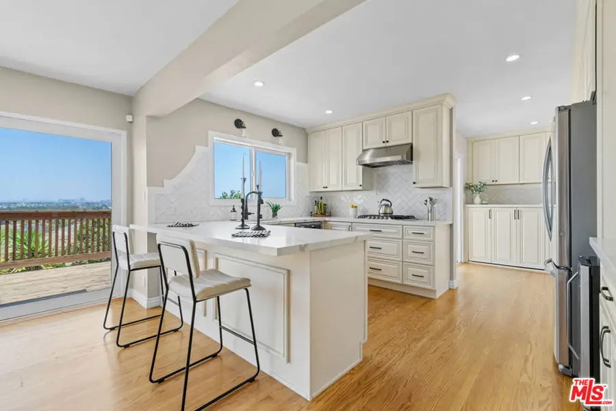 4113 Don Diablo Drive, Los Angeles, CA 90008 - Image #2