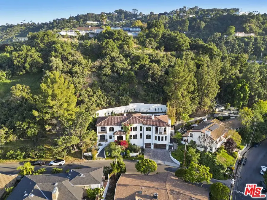 10940 Terryview Drive, Studio City, CA 91604 - Image #3