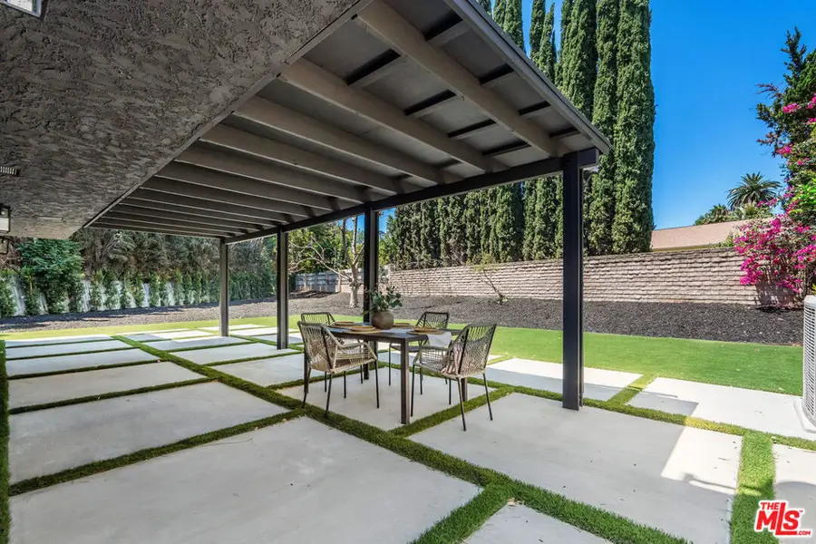 22357 Welby Way, Woodland Hills, CA 91303 - Image #2